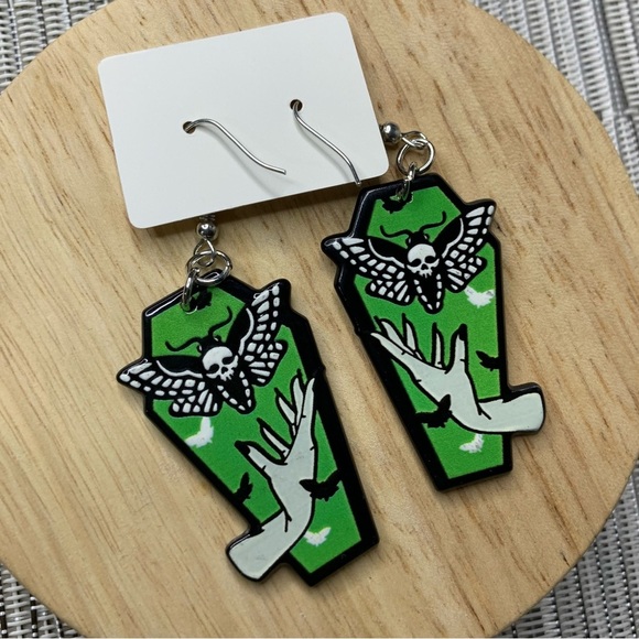 Kopen Australia - Skull Moth Coffin Green Acrylic Earrings Punk Emo a Halloween - Picture 4 of 9